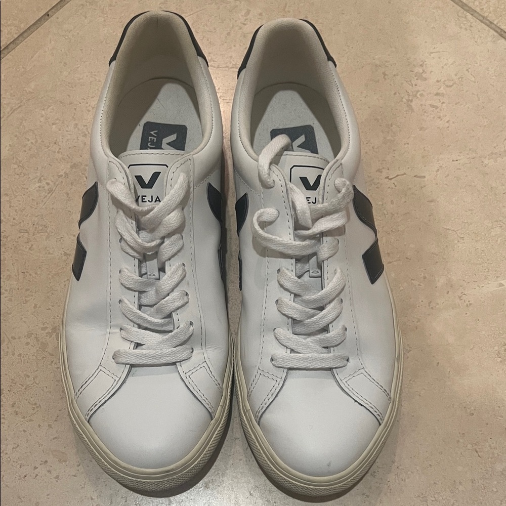Veja White Leather Sneakers with Black V Accent -Size 39 Euro (8) - Picture 8 of 8